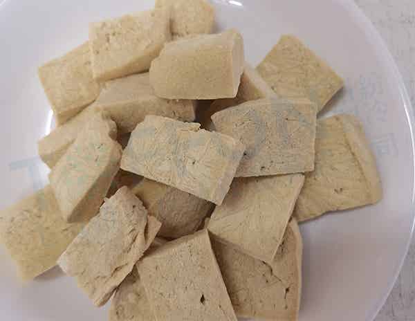 豆腐冻干机，食品冻干机应用豆腐真空冷冻干燥案例